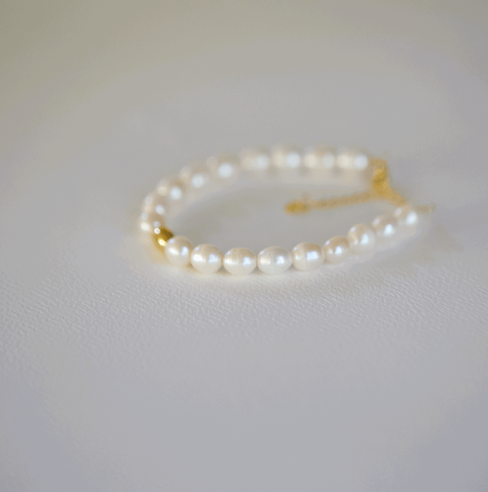 7mm freshwater pearl and 18k Gold Bead Adjustable Bracelet