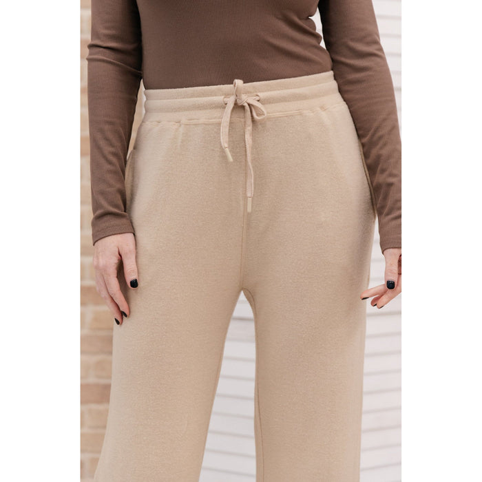 Wide Legged & Cozy Sweatpants in Sand