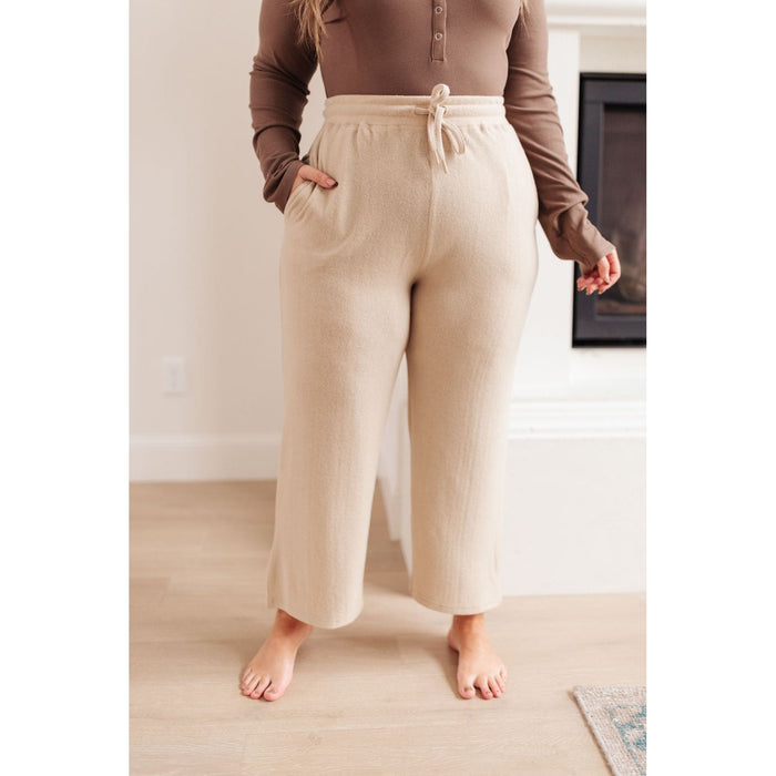 Wide Legged & Cozy Sweatpants in Sand