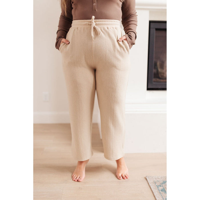 Wide Legged & Cozy Sweatpants in Sand