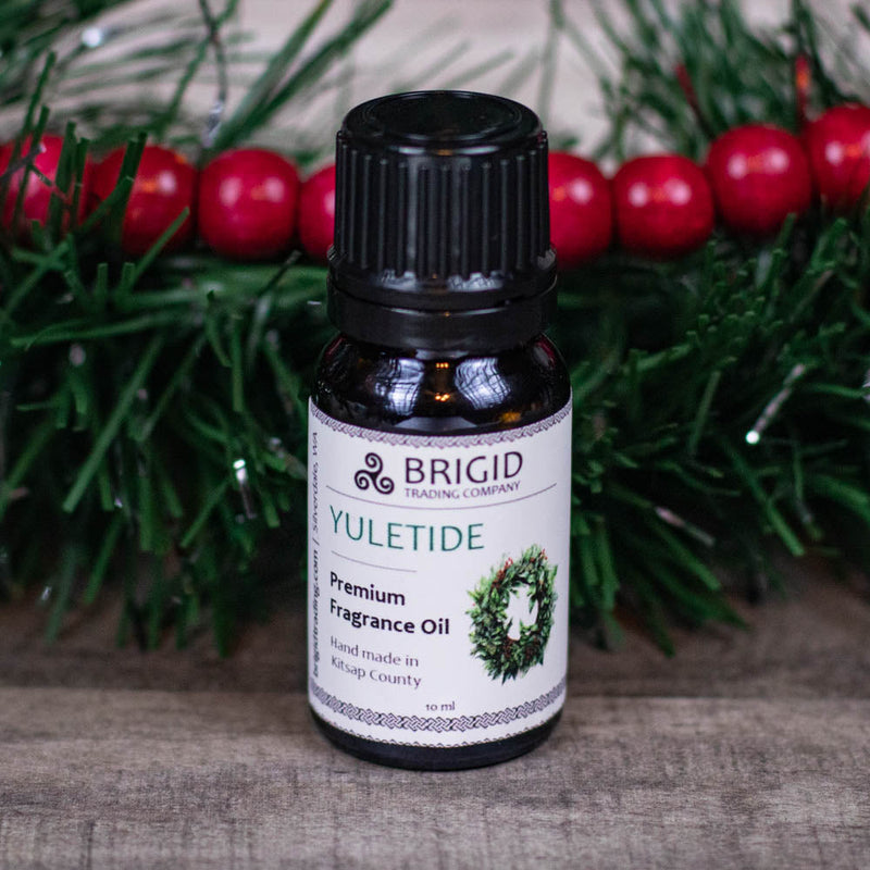 Brigid Trading Company Yuletide Diffuser Oil - Juniper, Christmas Wreaths, Pine Trees, and Bonfire Smoke diffuser oil