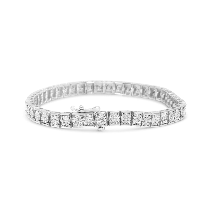 Bids.com .925 Sterling Silver 1/10 Cttw Diamond 7.25" Link Bracelet (I-J Color, I2-I3 Clarity) Bracelets