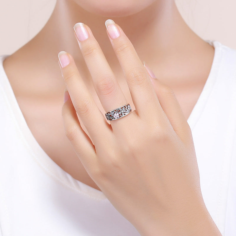 Bids.com S925 Sterling Silver Ring Size 6.0 Rings