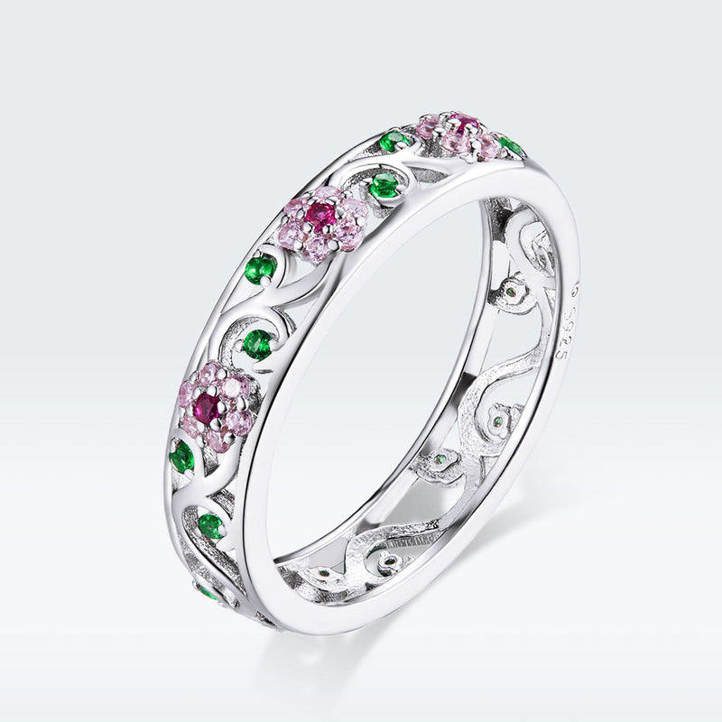 Bids.com 925 Sterling Silver Ring with Pavé Setting CZ - Size 6.0 Rings