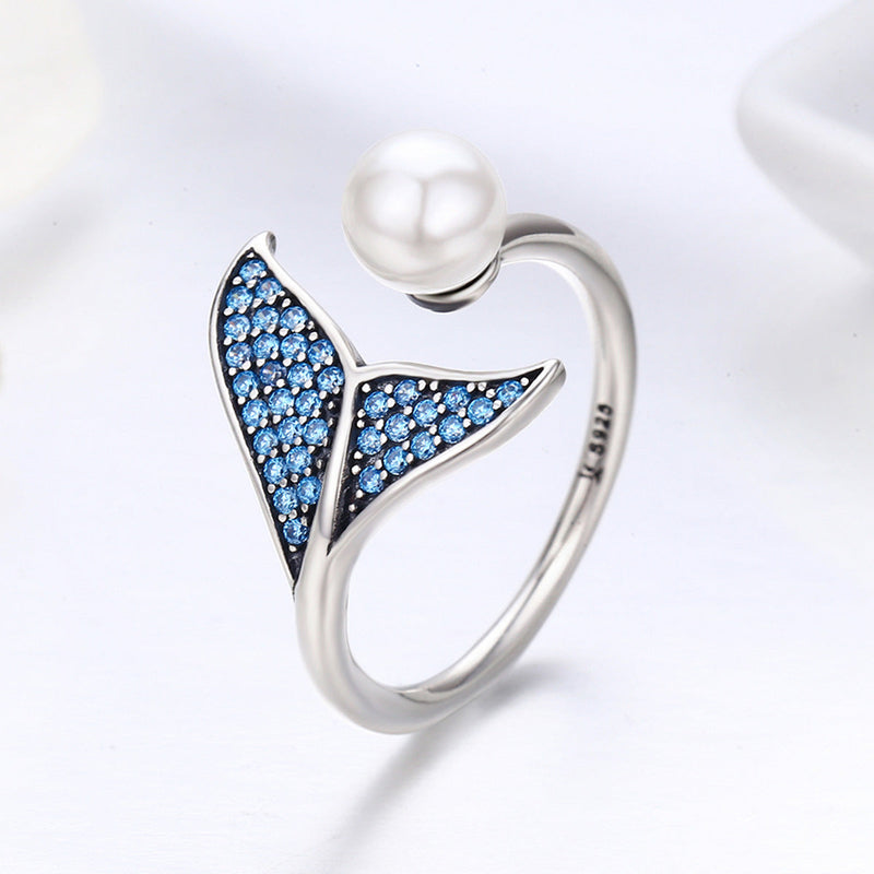 Bids.com S925 Sterling Silver Ring with Unique Design Rings
