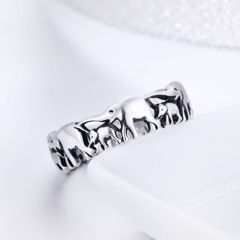 Bids.com 925 Sterling Silver Ring Size 6 for Women Rings