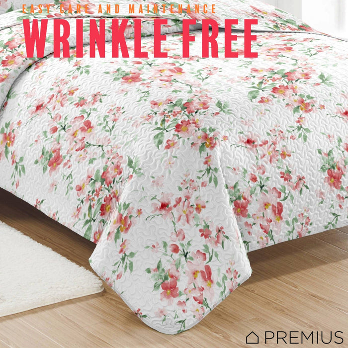 Shopbobbys Premius Jennifer 3 Piece Microfiber Wrinkle-Free Quilt Set, White-Red-Green