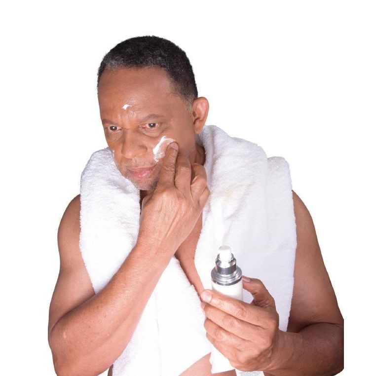 gymsegbë Snail Mucin 98 Power Bomb Essence Anti-Aging Facial