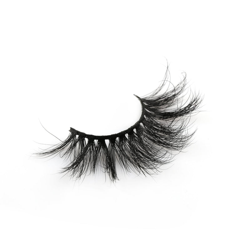 VIP Extensions VIP Long Dramatic Mink Lashes Strip Lashes White Smoke 124