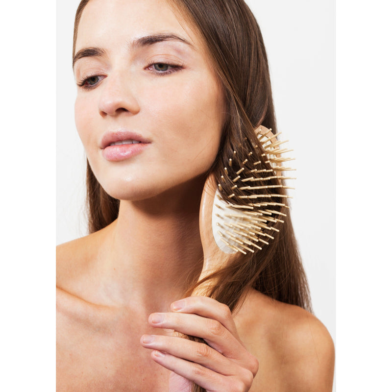 Janeke Large Oval Wooden Brush – Anti-Static Beech Wood Brush with Wood Pins