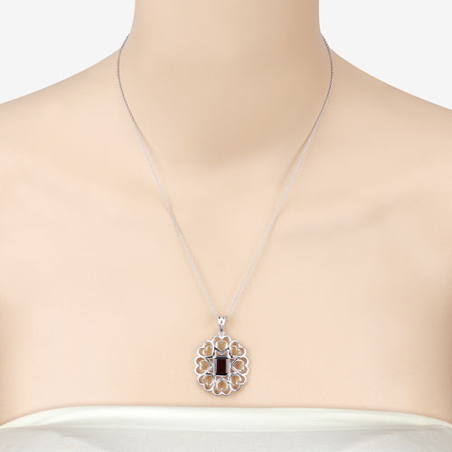 Bids.com 2.55 Carat Genuine Garnet .925 Sterling Silver Pendant Pendants