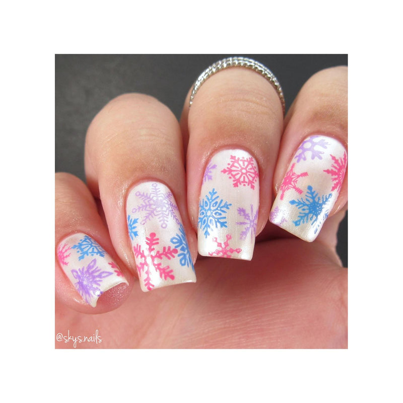 UberChic Beauty Let It Snow Stamping Plate