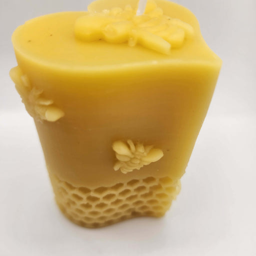 SAVAGE BEE-CHES® Heart and Bees Beeswax Candle – 5.9 oz