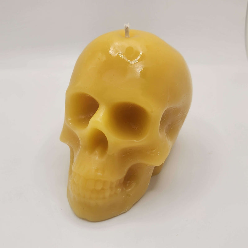 SAVAGE BEE-CHES® Skull Beeswax Candle – 7.0 oz