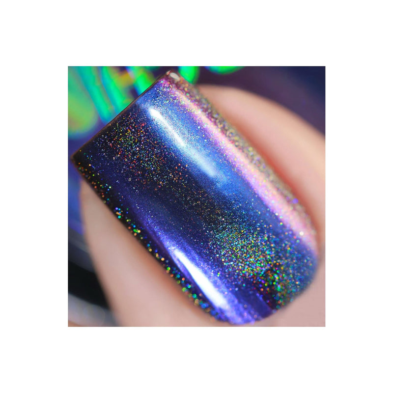 UberChic Beauty Chameleon Holographic Nail Powder: Royalty Suits Me Powder