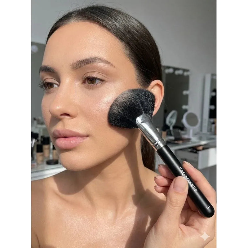 Fluffy Large Fan Brush