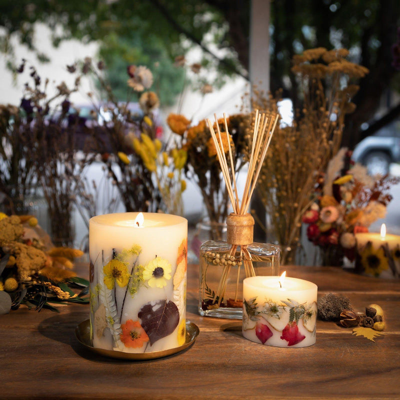 Rosy Rings Honey Tobacco Medium Round Botanical Candle Medium Botanical Candle