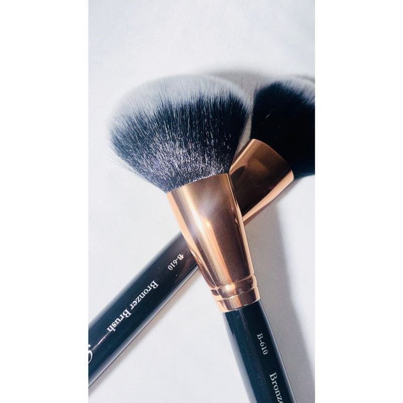 Prolux Cosmetics Bronzer Brush brush