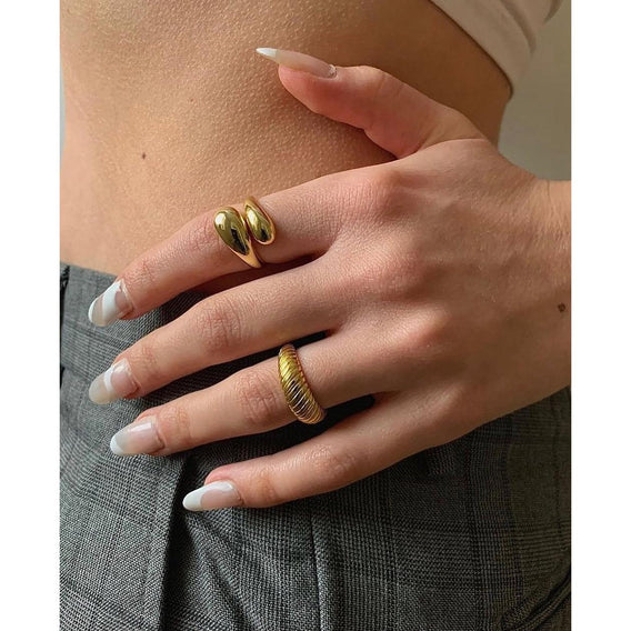 LA ELYSE GOLD RING